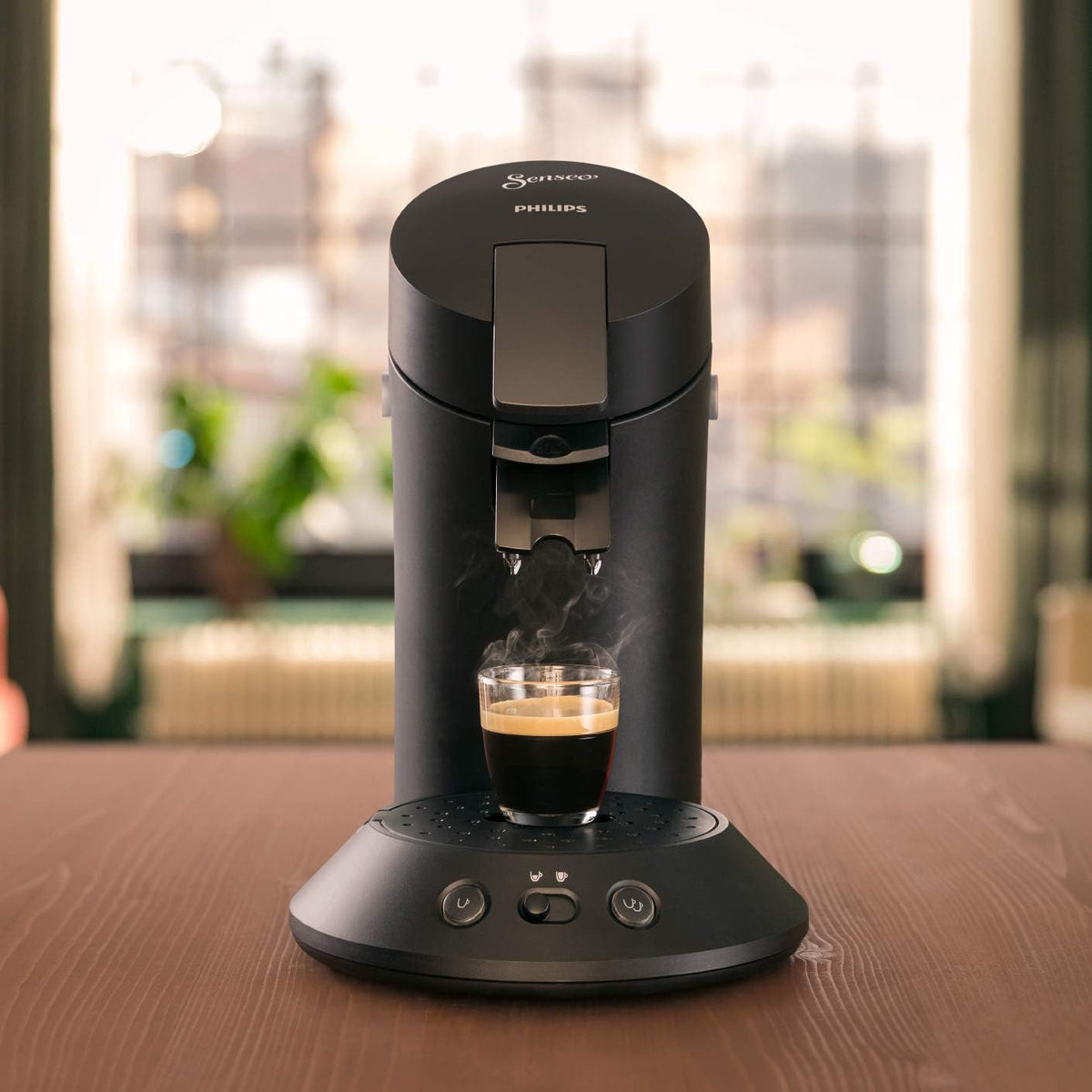 Philips Domestic Appliances Senseo Original Plus CSA210/60 Coffee Pod Machine (Coffee Strength Choice, Coffee Boost Technology, Recycled Plastic), Black