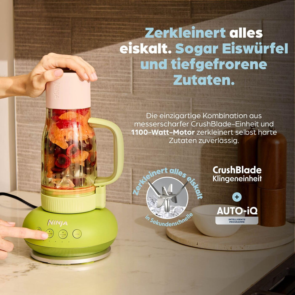 Ninja BlendBoss Blender with Portable Cup, Blender with Removable Travel Cup, 3 Preset Auto Modes, Cyberspace DB351EUCY