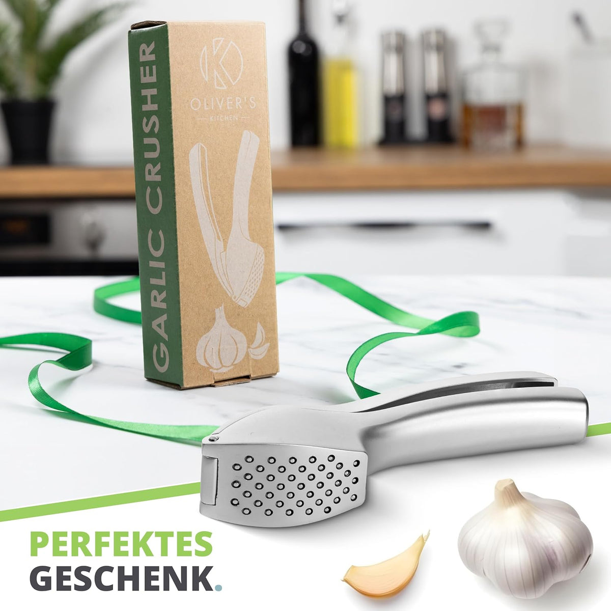 Oliver's Kitchen Premium Garlic Press, Handy & Easy to Clean, Press Garlic & Ginger Effortlessly (No Peeling Required), Extra Strong & Durable in Stylish Zinc Alloy